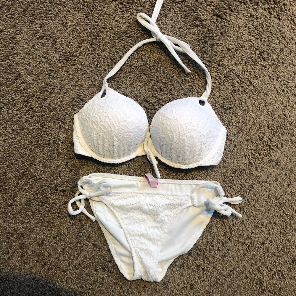 NWOT VS Bikini Set